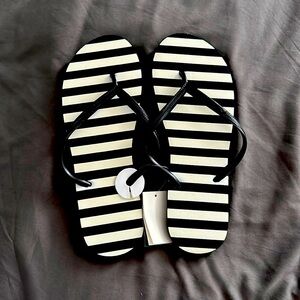 BRAND NEW ABERCROMBIE FLIP FLOPS